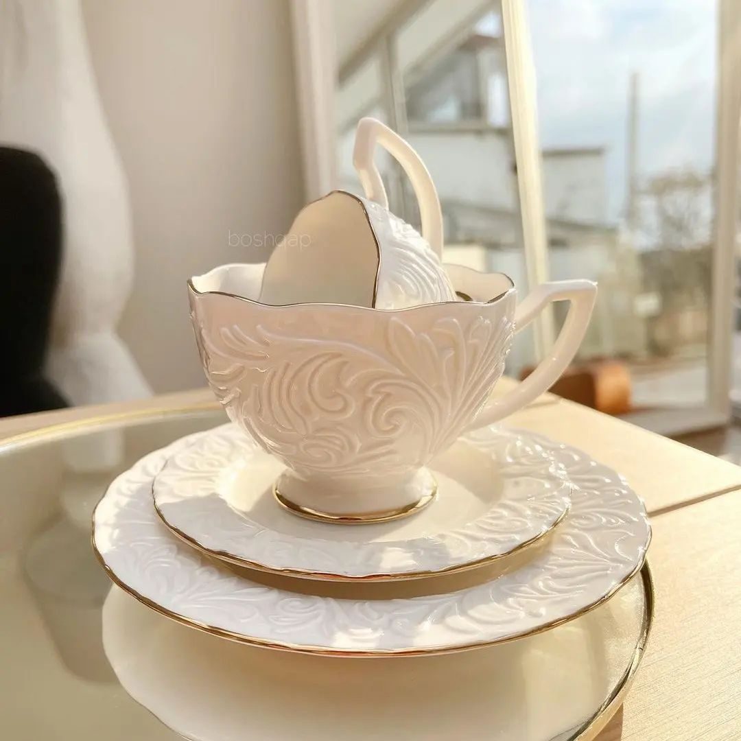 سرویس چای خوری 12 پارچه ایپک Ipek مدل گل برجسته